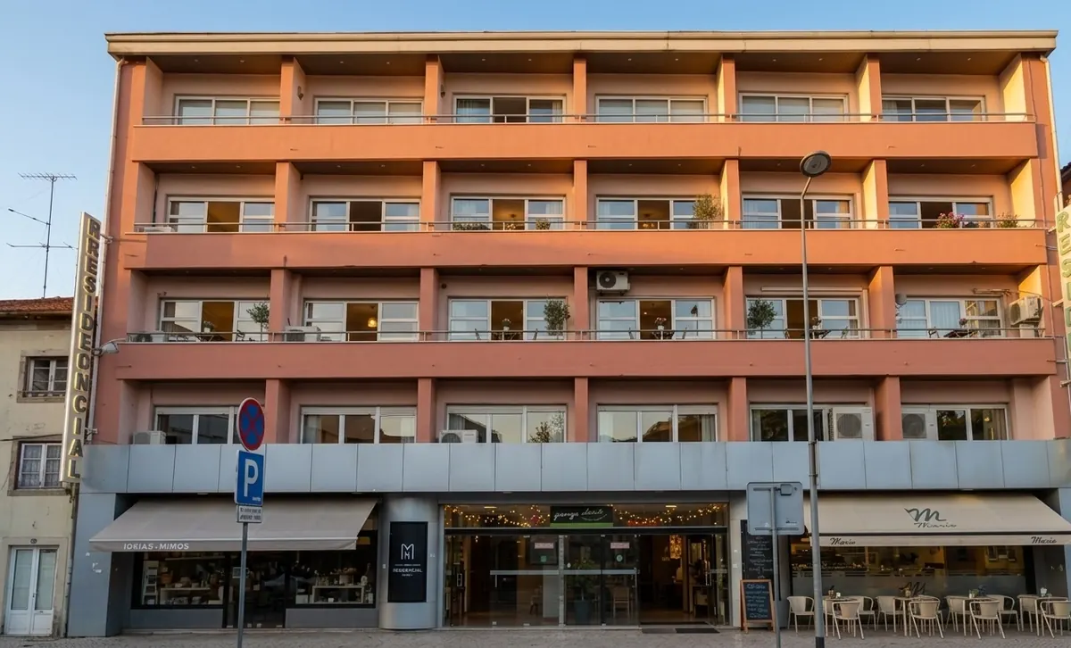 Facade of Residencial Centro Comercial Avenida Bragashopping in Braga